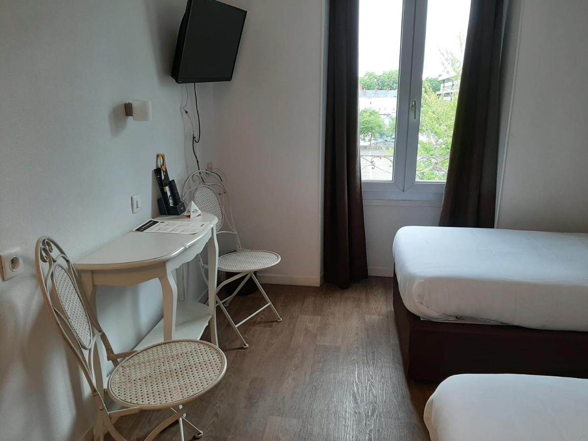 Le Royalty Hotell Angers Exteriör bild