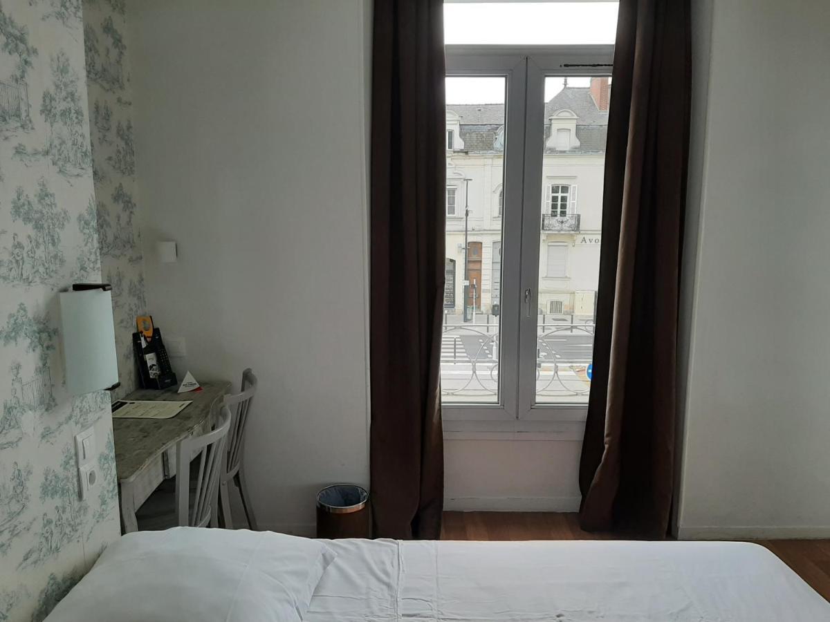 Le Royalty Hotell Angers Exteriör bild