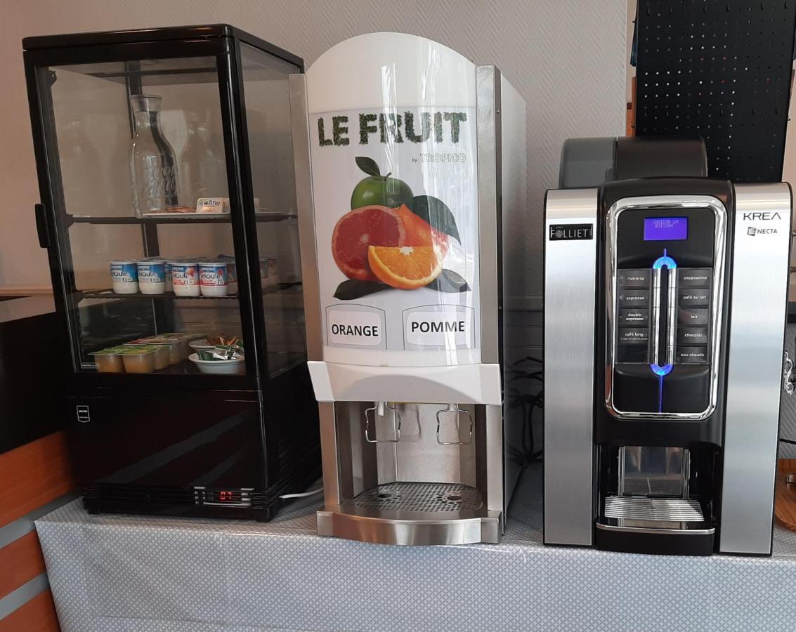 Le Royalty Hotell Angers Exteriör bild
