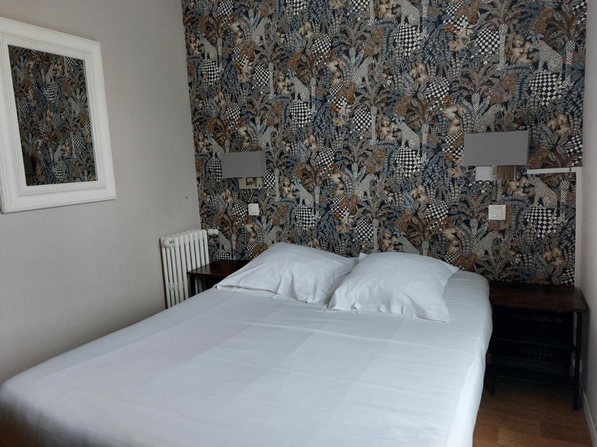 Le Royalty Hotell Angers Exteriör bild
