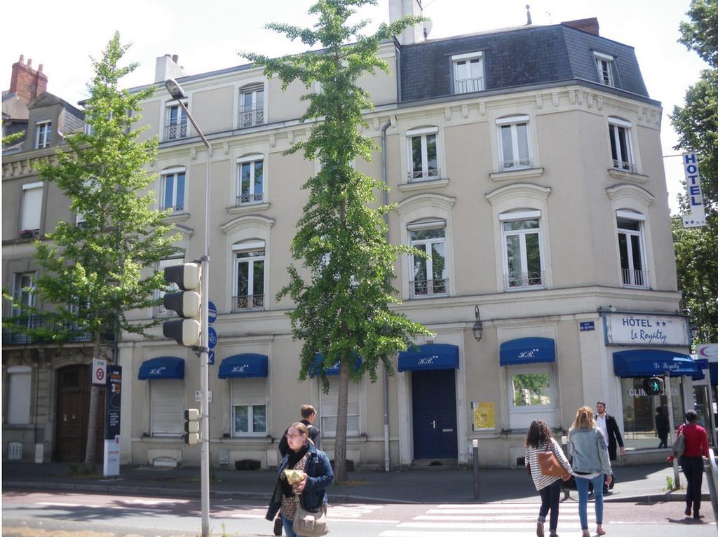 Le Royalty Hotell Angers Exteriör bild